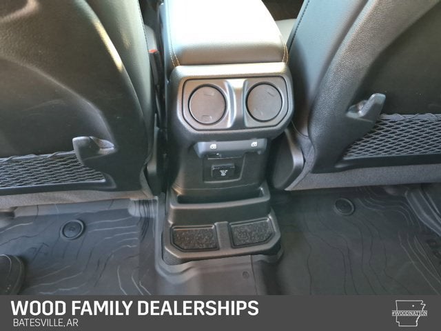 2027 Jeep Wrangler WRANGLER 4-DOOR SAHARA