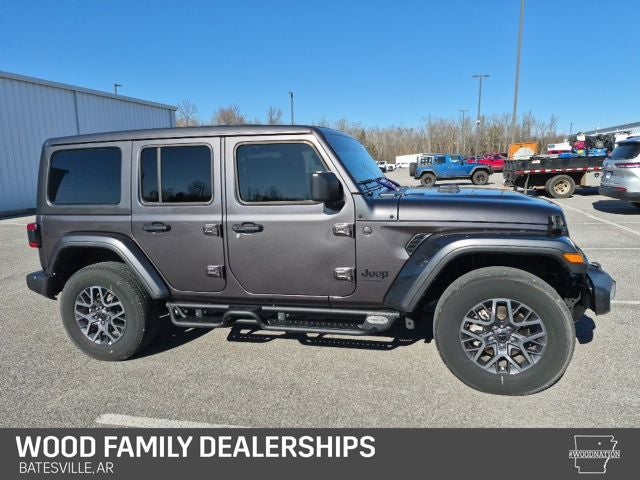 2025 Jeep Wrangler 4-Door Sahara 4x4