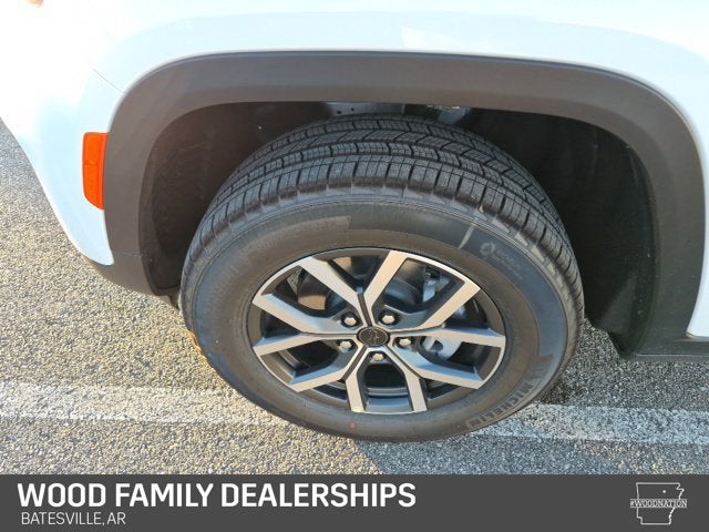 2027 Jeep Grand Cherokee GRAND CHEROKEE LAREDO X 4X4