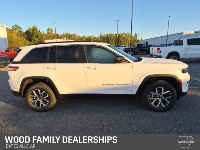 2027 Jeep Grand Cherokee GRAND CHEROKEE LAREDO X 4X4