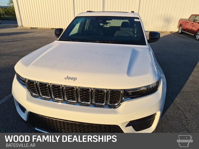 2027 Jeep Grand Cherokee GRAND CHEROKEE LAREDO X 4X4