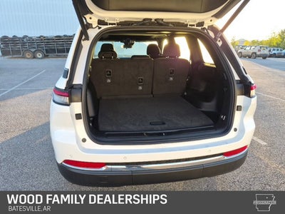 2027 Jeep Grand Cherokee GRAND CHEROKEE LAREDO X 4X4