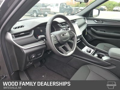 2025 Jeep Grand Cherokee GRAND CHEROKEE LAREDO X 4X4