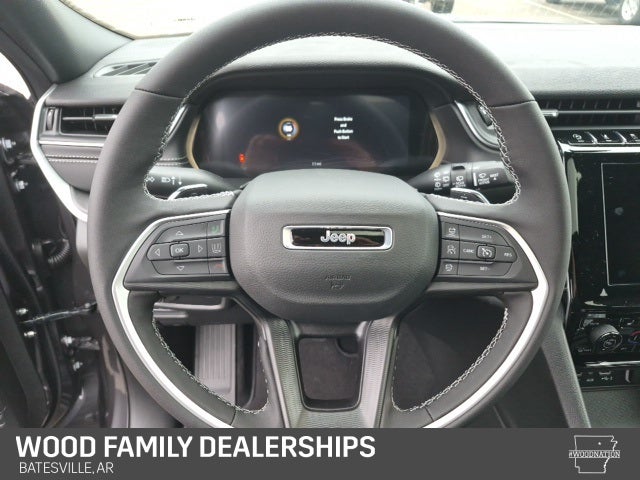 2025 Jeep Grand Cherokee GRAND CHEROKEE LAREDO X 4X4