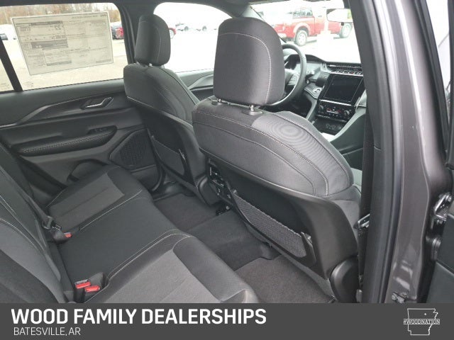 2025 Jeep Grand Cherokee GRAND CHEROKEE LAREDO X 4X4