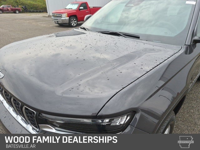 2025 Jeep Grand Cherokee GRAND CHEROKEE LAREDO X 4X4