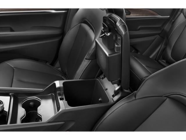 2027 Jeep Grand Cherokee GRAND CHEROKEE LAREDO 4X4