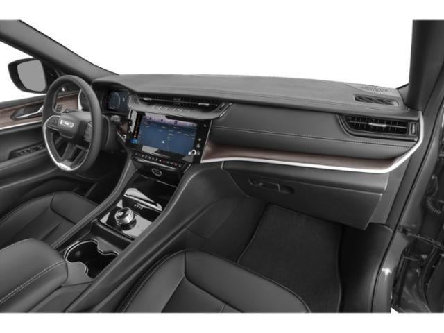 2027 Jeep Grand Cherokee GRAND CHEROKEE LAREDO 4X4