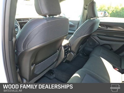 2027 Jeep Grand Cherokee GRAND CHEROKEE LAREDO 4X4