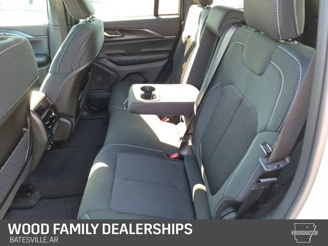 2027 Jeep Grand Cherokee GRAND CHEROKEE LAREDO 4X4