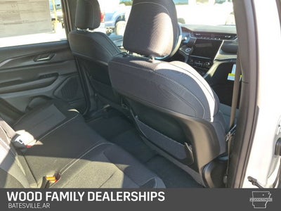 2027 Jeep Grand Cherokee GRAND CHEROKEE LAREDO 4X4