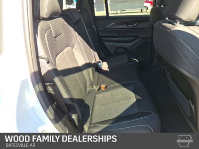 2027 Jeep Grand Cherokee GRAND CHEROKEE LAREDO 4X4