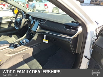 2027 Jeep Grand Cherokee GRAND CHEROKEE LAREDO 4X4