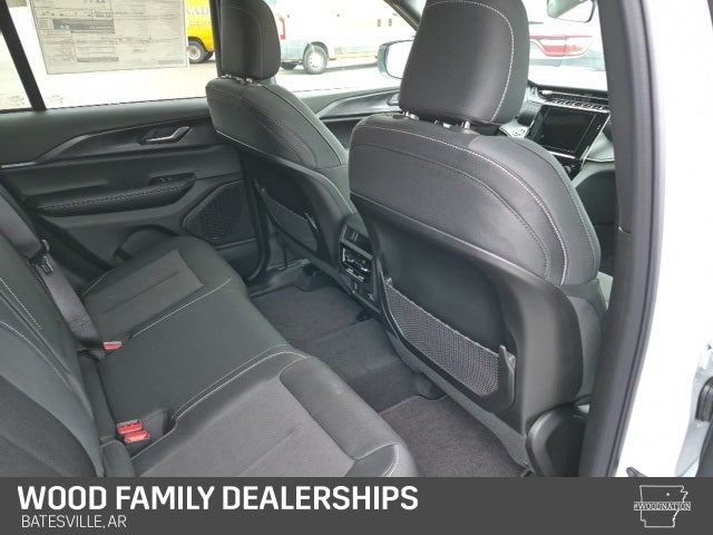 2025 Jeep Grand Cherokee GRAND CHEROKEE LAREDO X 4X4