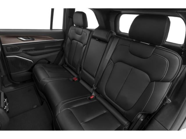 2027 Jeep Grand Cherokee GRAND CHEROKEE LAREDO 4X4