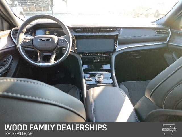 2027 Jeep Grand Cherokee GRAND CHEROKEE LAREDO ALTITUDE 4X4