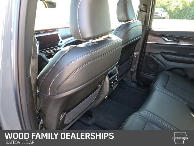 2027 Jeep Grand Cherokee GRAND CHEROKEE LAREDO ALTITUDE 4X4