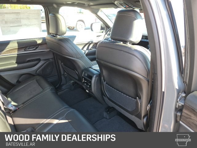 2027 Jeep Grand Cherokee GRAND CHEROKEE LAREDO ALTITUDE 4X4