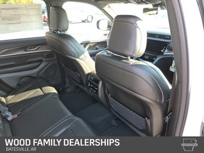 2027 Jeep Grand Cherokee GRAND CHEROKEE LIMITED 4X4
