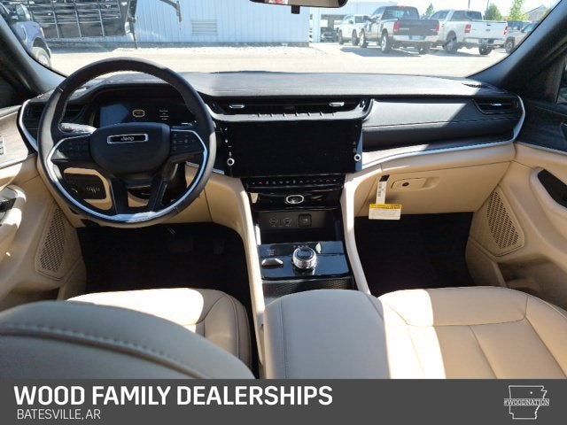 2027 Jeep Grand Cherokee GRAND CHEROKEE LIMITED 4X4