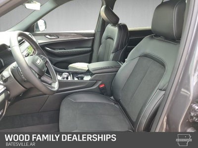 2026 Jeep Grand Cherokee GRAND CHEROKEE L LAREDO ALTITUDE 4X4