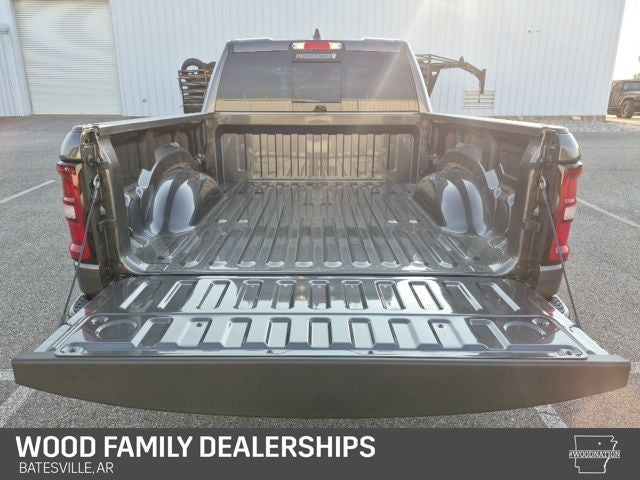 2026 RAM 1500 RAM 1500 EXPRESS QUAD CAB 4X4 6'4' BOX