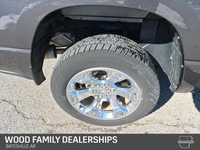 2020 RAM 1500 Big Horn Crew Cab 4x4 5'7' Box