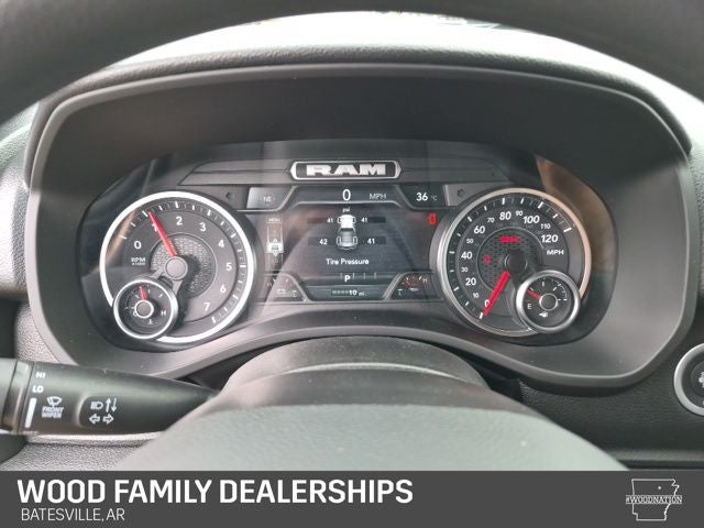 2026 RAM Ram 1500 RAM 1500 EXPRESS CREW CAB 4X4 5'7' BOX