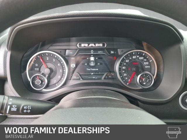 2026 RAM Ram 1500 RAM 1500 EXPRESS CREW CAB 4X4 5'7' BOX