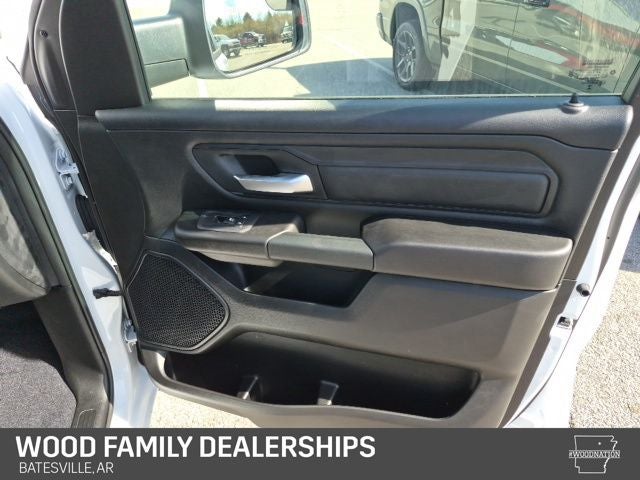 2026 RAM 1500 Tradesman Crew Cab 4x4 5'7' Box