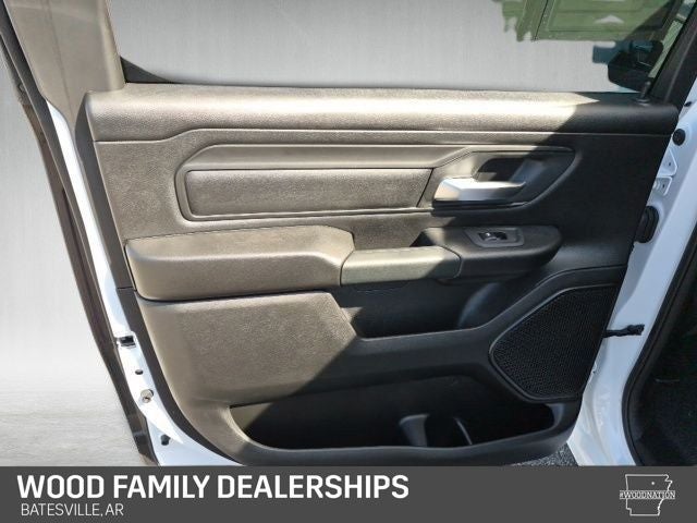 2026 RAM 1500 Tradesman Crew Cab 4x4 5'7' Box