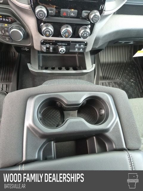 2026 RAM Ram 1500 RAM 1500 TRADESMAN CREW CAB 4X4 5'7' BOX