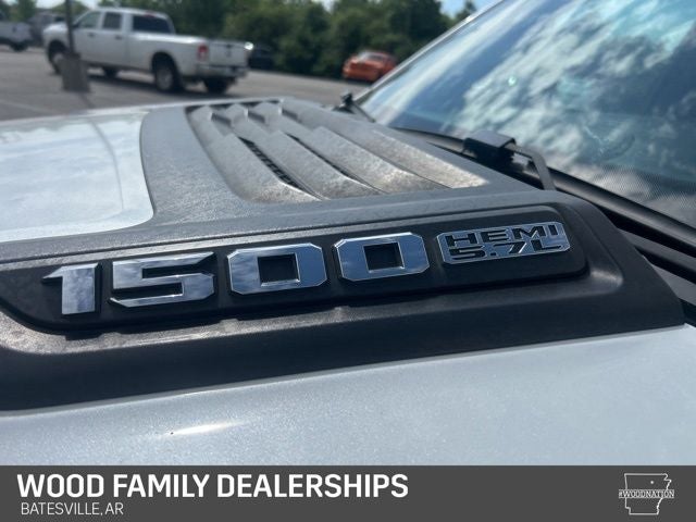 2019 RAM 1500 Laramie Crew Cab 4x4 5'7' Box