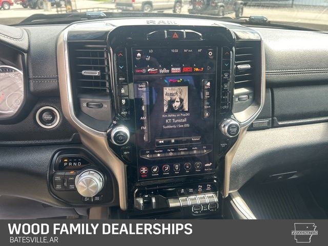 2019 RAM 1500 Laramie Crew Cab 4x4 5'7' Box