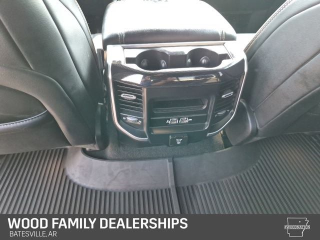 2020 RAM 1500 Laramie Crew Cab 4x4 6'4' Box