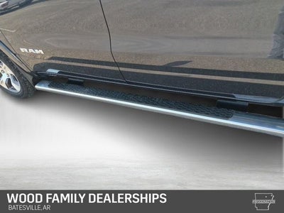 2020 RAM 1500 Laramie Crew Cab 4x4 6'4' Box