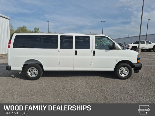 2025 Chevrolet Express Passenger RWD 3500 Extended Wheelbase LS