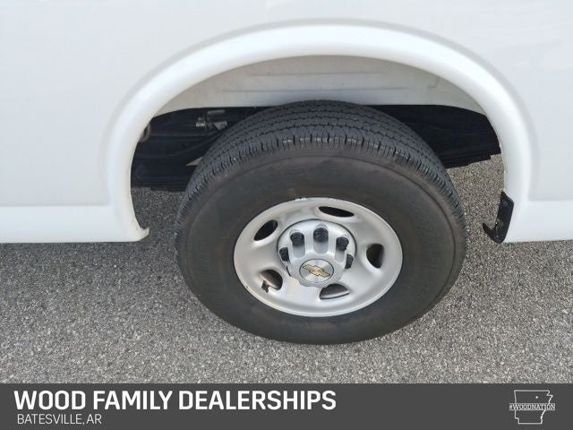 2025 Chevrolet Express Passenger RWD 3500 Extended Wheelbase LS