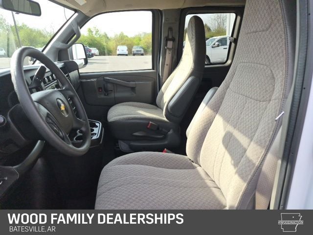2025 Chevrolet Express Passenger RWD 3500 Extended Wheelbase LS