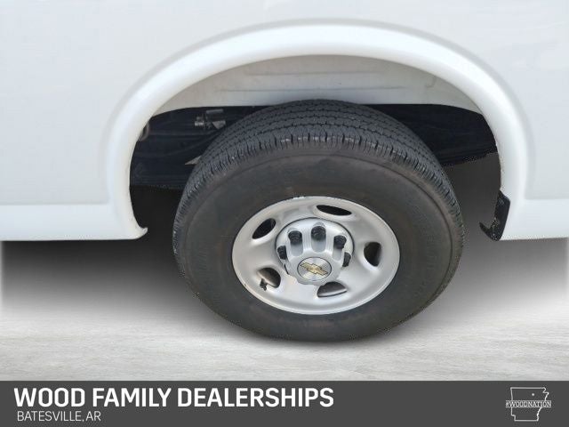 2025 Chevrolet Express Passenger RWD 3500 Extended Wheelbase LS