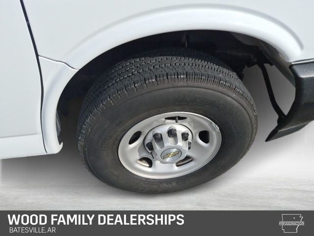 2025 Chevrolet Express Passenger RWD 3500 Extended Wheelbase LS