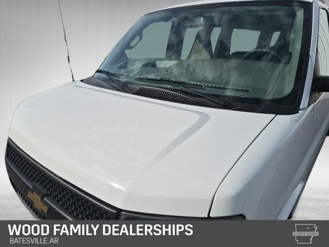 2025 Chevrolet Express Passenger RWD 3500 Extended Wheelbase LS