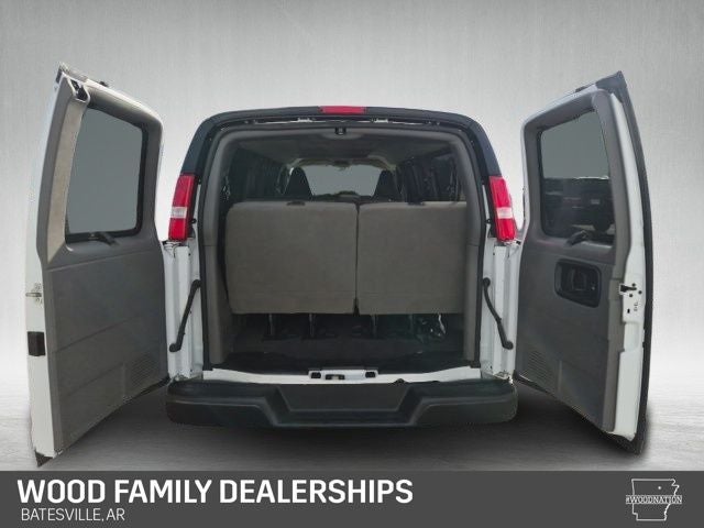 2025 Chevrolet Express Passenger RWD 3500 Extended Wheelbase LS
