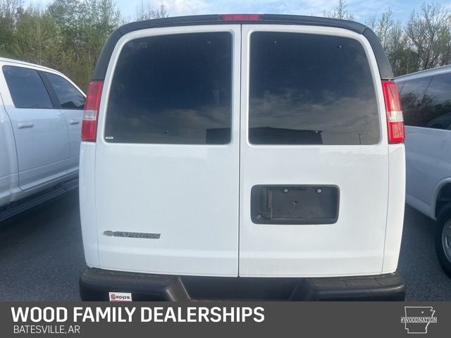 2025 Chevrolet Express Passenger RWD 3500 Extended Wheelbase LS