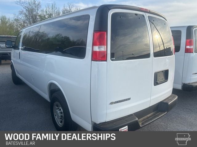 2025 Chevrolet Express Passenger RWD 3500 Extended Wheelbase LS