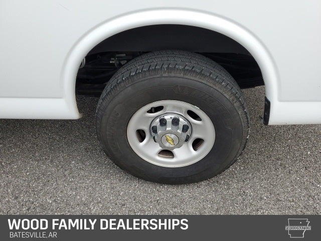 2024 Chevrolet Express Passenger RWD 3500 Extended Wheelbase LT