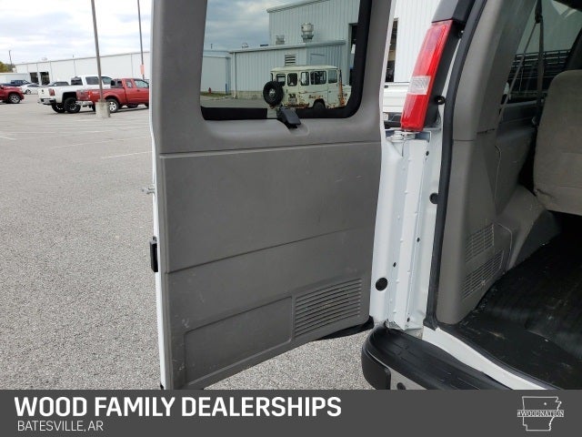 2024 Chevrolet Express Passenger RWD 3500 Extended Wheelbase LT