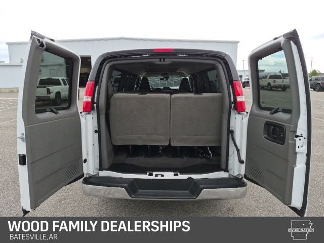 2025 Chevrolet Express Passenger RWD 3500 Extended Wheelbase LT