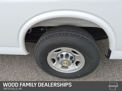 2025 Chevrolet Express Passenger RWD 3500 Extended Wheelbase LT