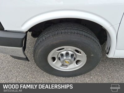 2025 Chevrolet Express Passenger RWD 3500 Extended Wheelbase LT